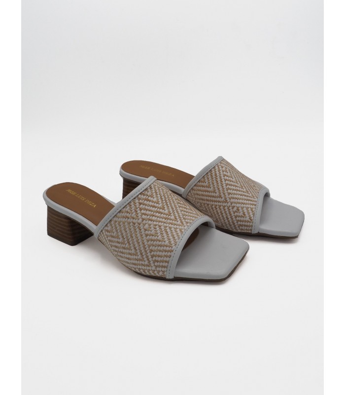 Sandalia blanca-arena