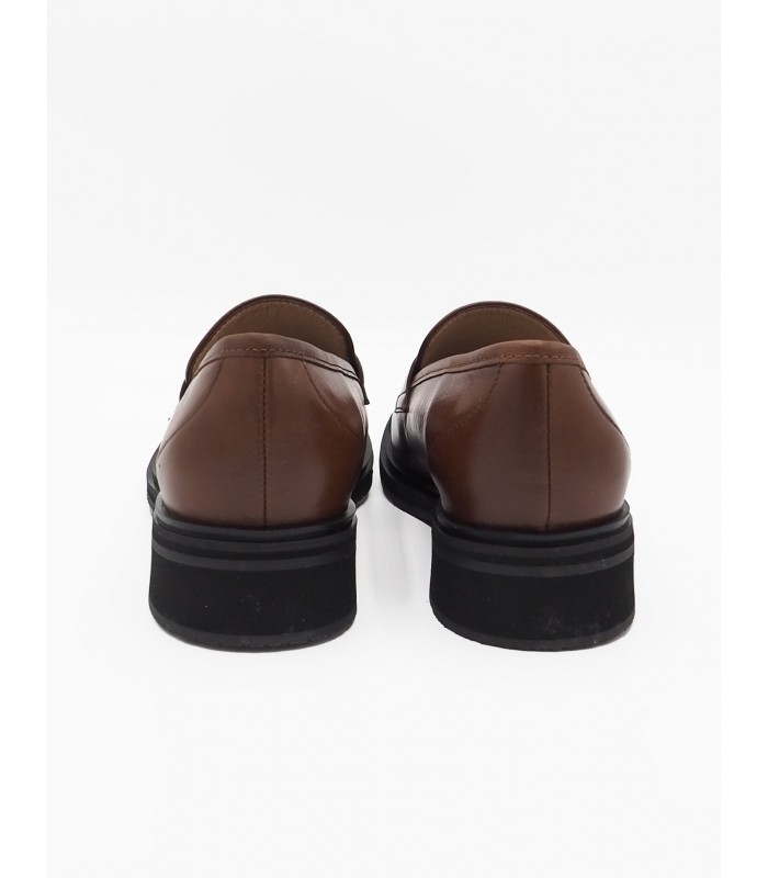 Mocasín marrón