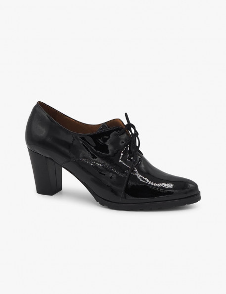 Black patent leather shoe José Luis Deza