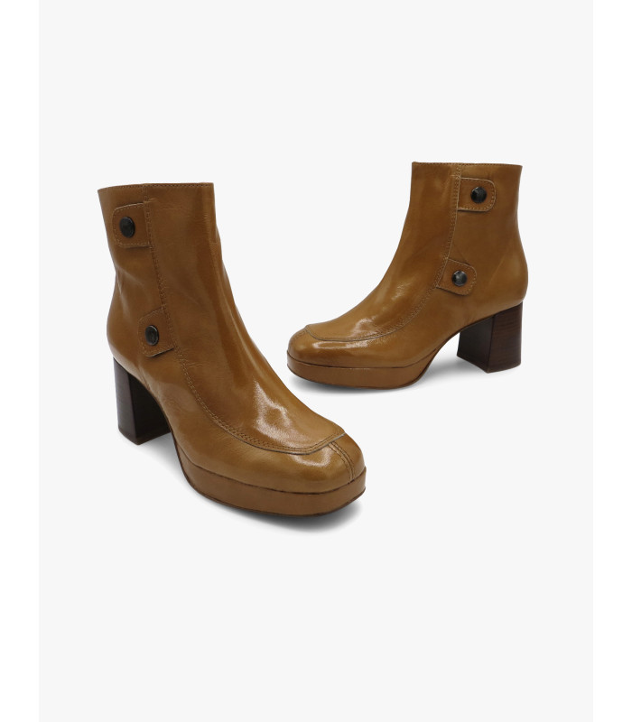 Tan patent leather ankle boot - image 4