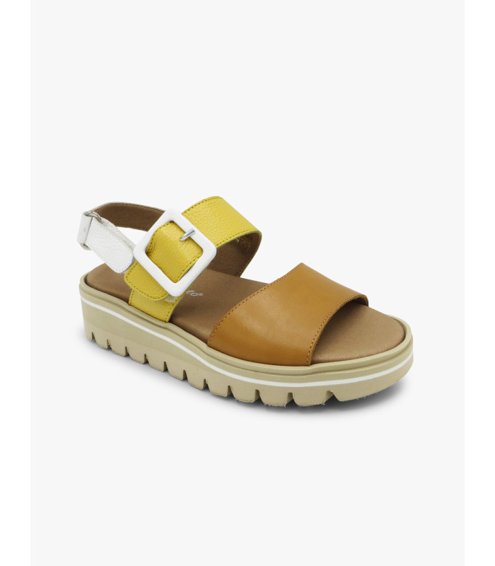 Sandalia hebilla cuero