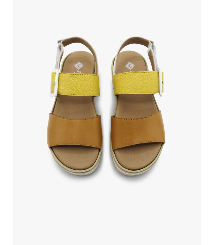 Sandalia hebilla cuero