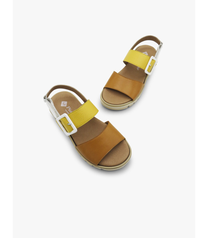 Sandalia hebilla cuero