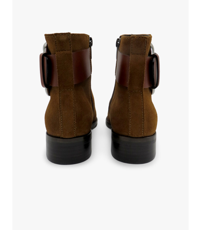 Botín hebilla castaño