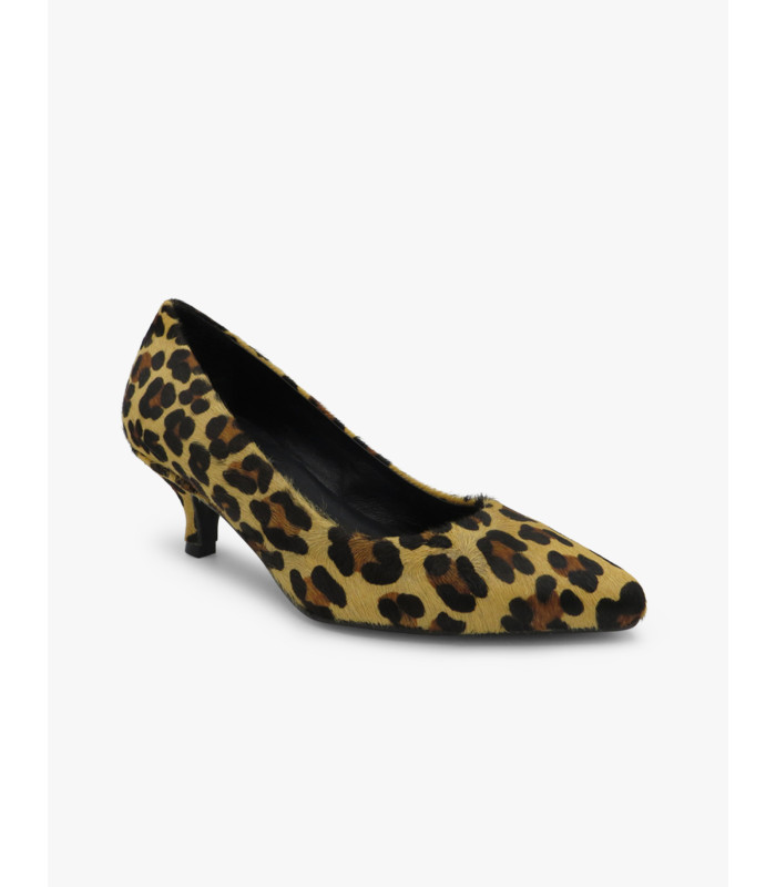 Leopard suede court shoe. Dansi
