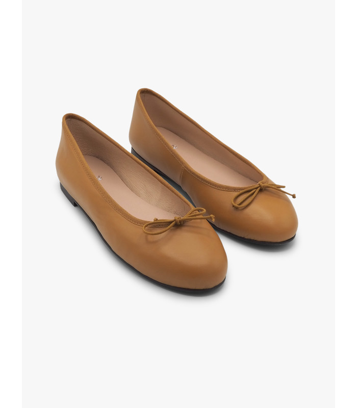Bailarina ocre