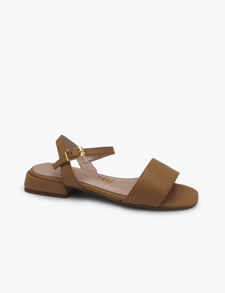 Beige sandal Laura Deza