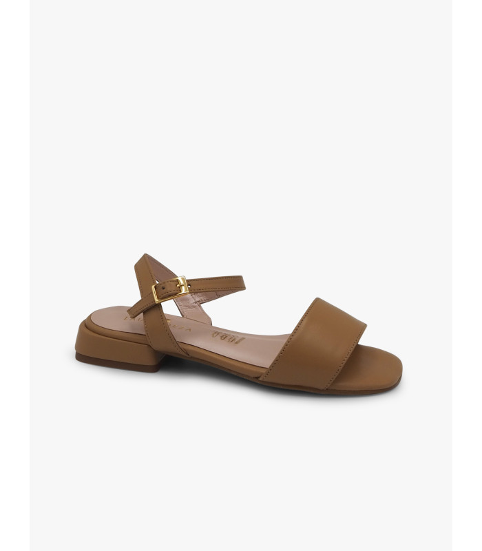 Beige sandal Laura Deza