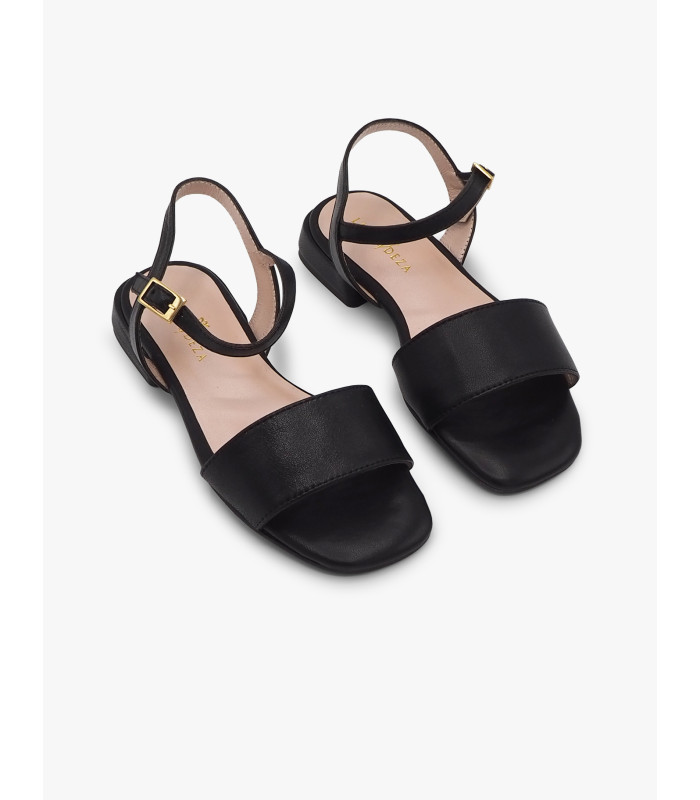 Sandalia negra