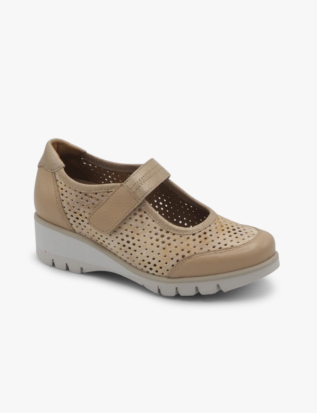 Beige Mary Janes PieSanto