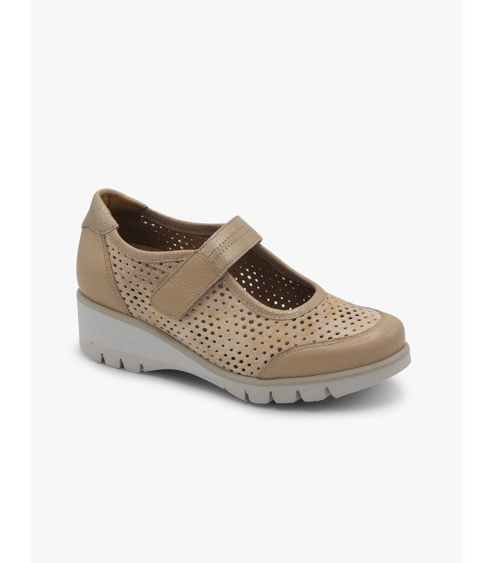 Beige Mary Janes PieSanto