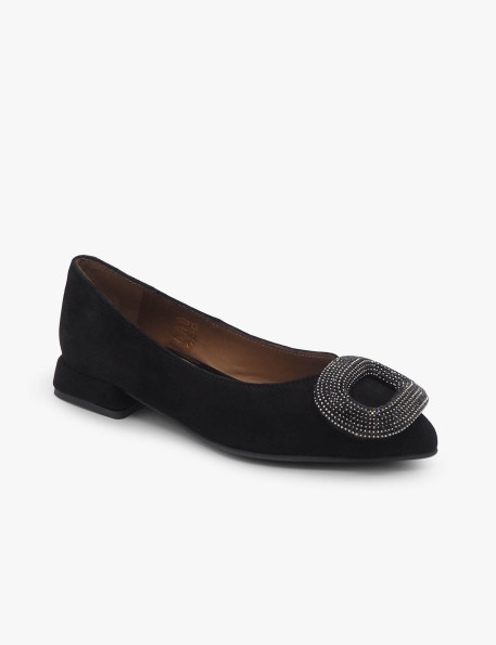 Black court shoe Laura Deza