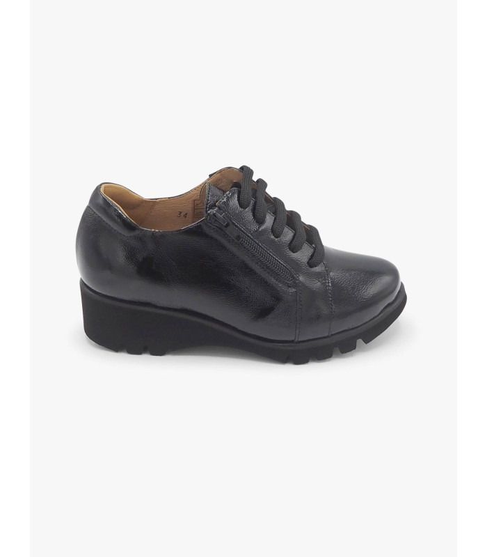 Deportivo charol negro