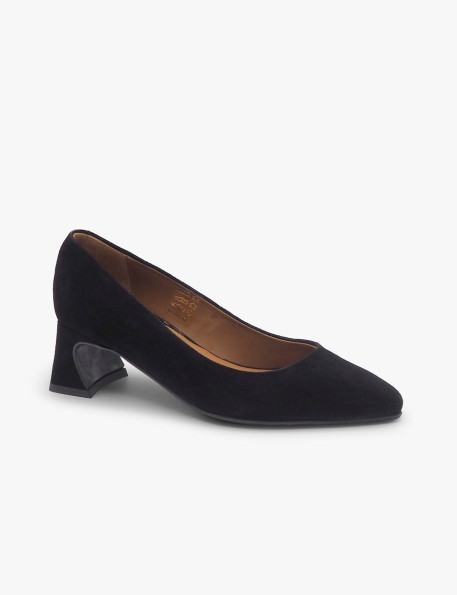 Black court shoe Laura Deza