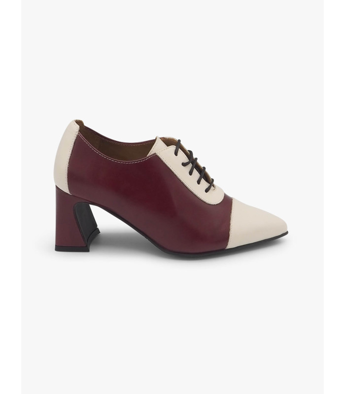 Lace-up shoe Laura Deza