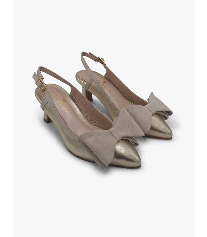 Gold bow court shoe Laura Deza
