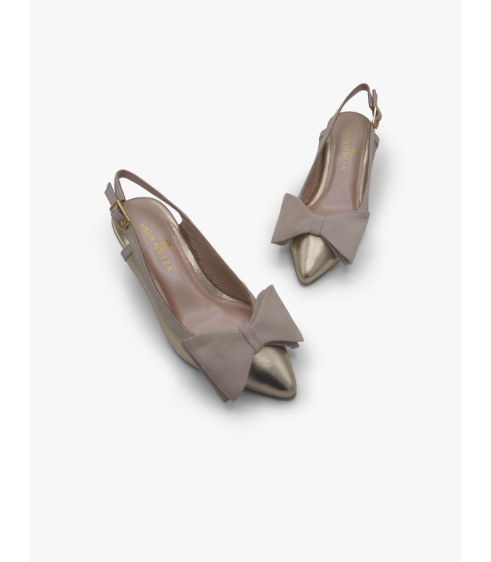 Gold bow court shoe Laura Deza - image 2