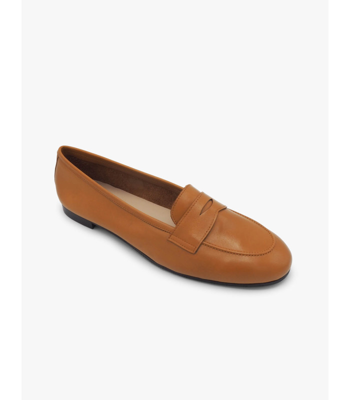 Tan penny loafer Laura Deza