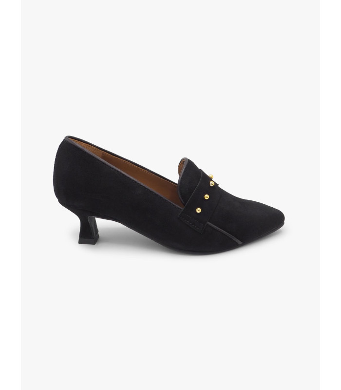 Mocasín ante negro