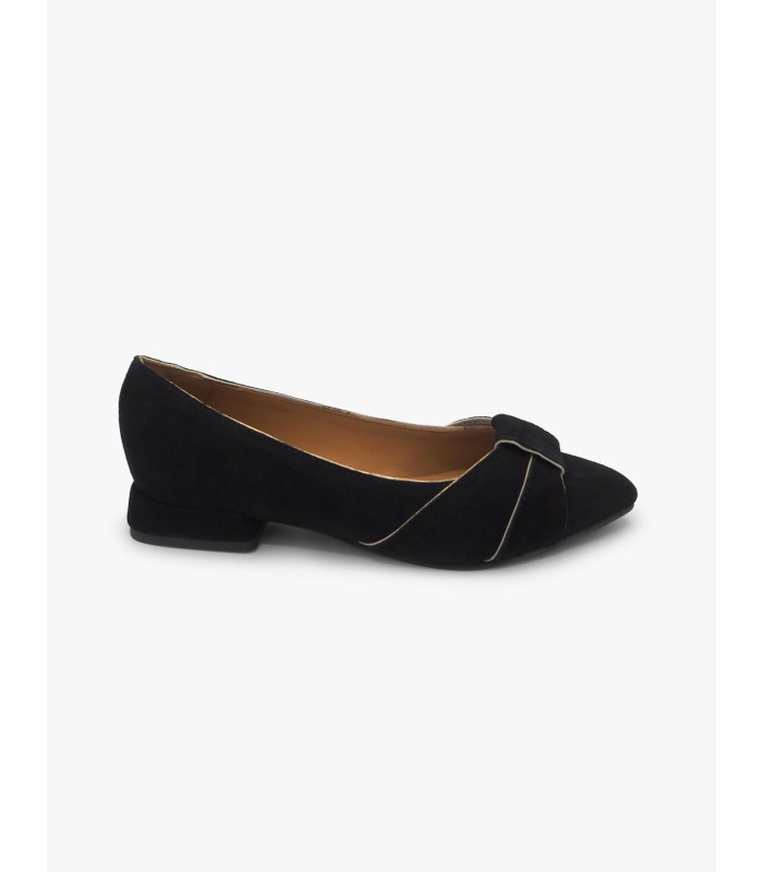 Bailarina ante negro