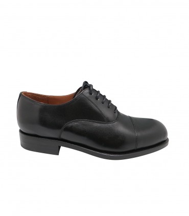 Zapato negro artesano