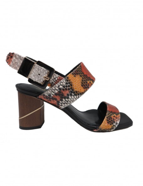 Sandalia cuero y negra