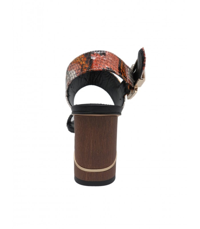 Sandalia cuero y negra