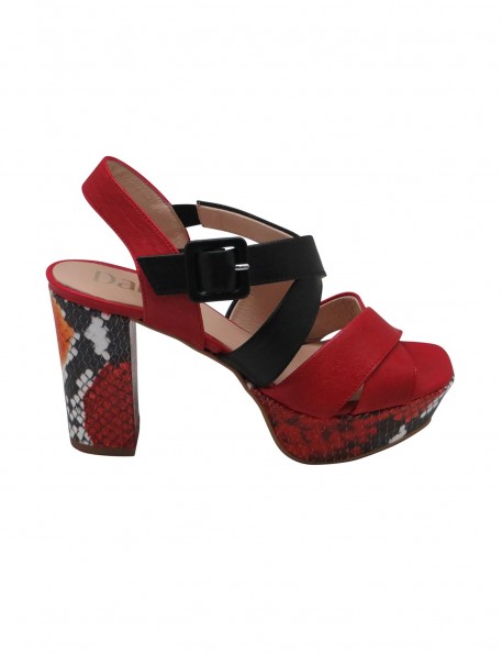 Sandalia roja y negra